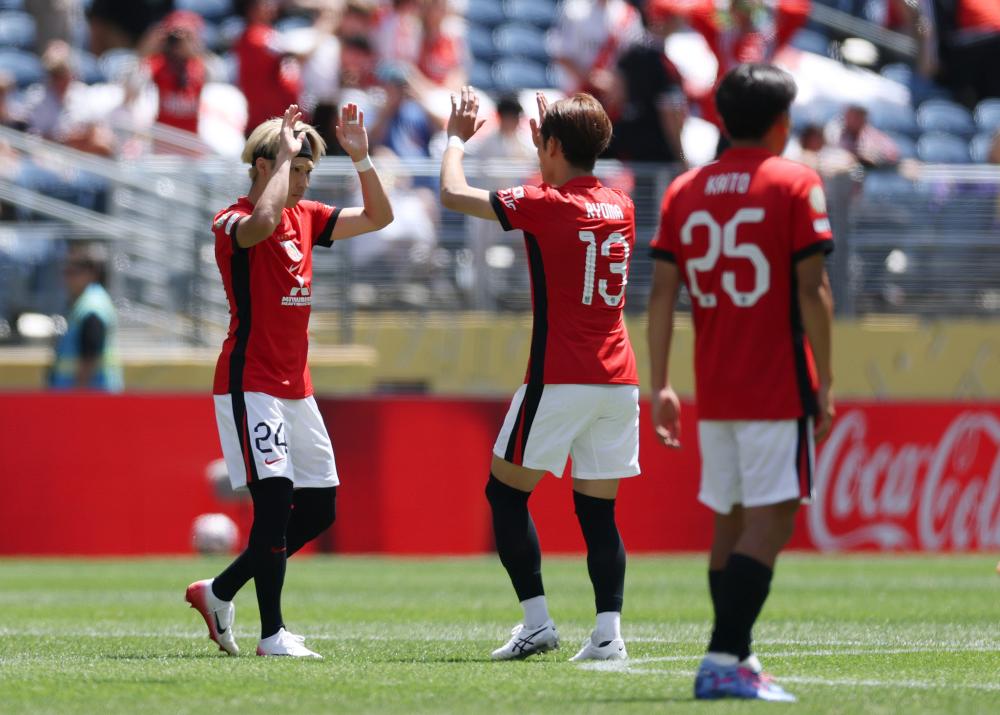 邮报：等纽卡敲定谢什科之后，利物浦才会重新报价伊萨克